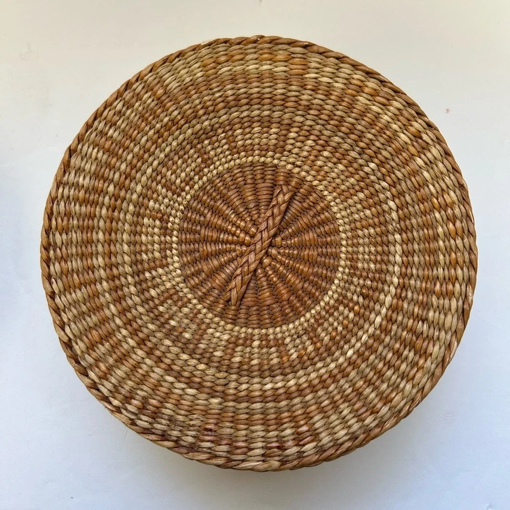 Handwoven Natural Basket Set of 2 / like new/ never used